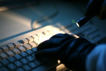 Фотография к новости: Кибермошенники взламывают счета казахстанцев, используя атрибутику Halyk Bank