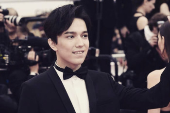 Фотография к новости: Димаш Кудайберген поделился фотографиями с Каннского фестиваля