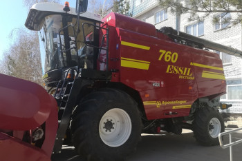 Фотография к новости: Из-за старой техники аграрии теряют триста миллиардов тенге при уборке урожая - сенатор