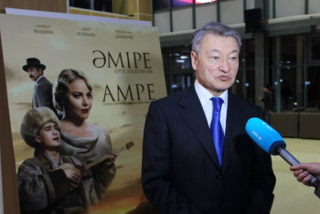 Он олицетворение степной культуры - Даниал Ахметов об Амре Кашаубаеве