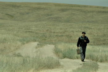 "Дорогу к матери" Акана Сатаева покажут в Омане 