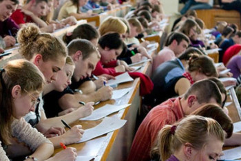 Фотография к новости: Студенческое сообщество порицает их поступок – Минздрав о скандале с IELTS 