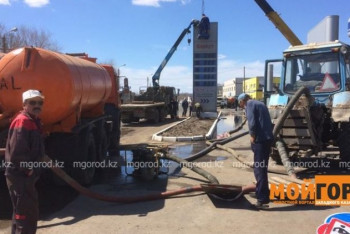 Фотография к новости: Без воды остались жители Уральска из-за аварии на коллекторе