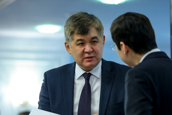 Фотография к новости: Слухи об увольнении ректора столичного медвуза прокомментировал Биртанов