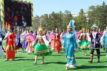 Фотография к новости: Масштабную программу на майские праздники обещают алматинцам
