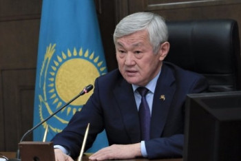 Фотография к новости: Несправедливое распределение материальной помощи ветеранам возмутило Сапарбаева