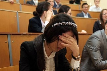 Фотография к новости: На ЕНТ выпускникам с особыми потребностями предоставят помощников