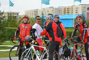 Фотография к новости: Велосипеды разыграют среди участников велопробега в Астане