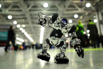 Фотография к новости: Тысячи бесплатных классов по программированию и робототехнике откроют в казахстанских школах