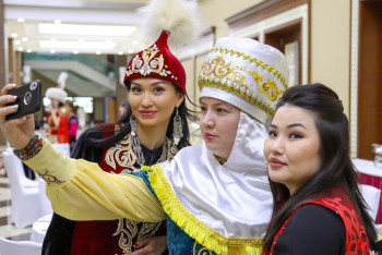 Фотография к новости: Казахстанские бизнесвумен продолжают праздновать Наурыз 