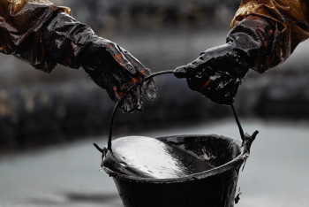 Фотография к новости: Прогнозная цена нефти в республиканском бюджете-2018 увеличена на 10 долларов