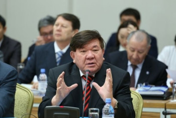 Фотография к новости: У Мухтара Шаханова образовались долги из-за трёхмесячной задержки зарплаты