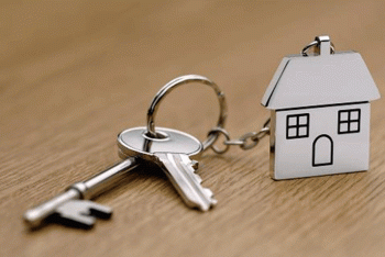 Фотография к новости: Семье родившейся без половых органов девочки подарили квартиру в Кокшетау