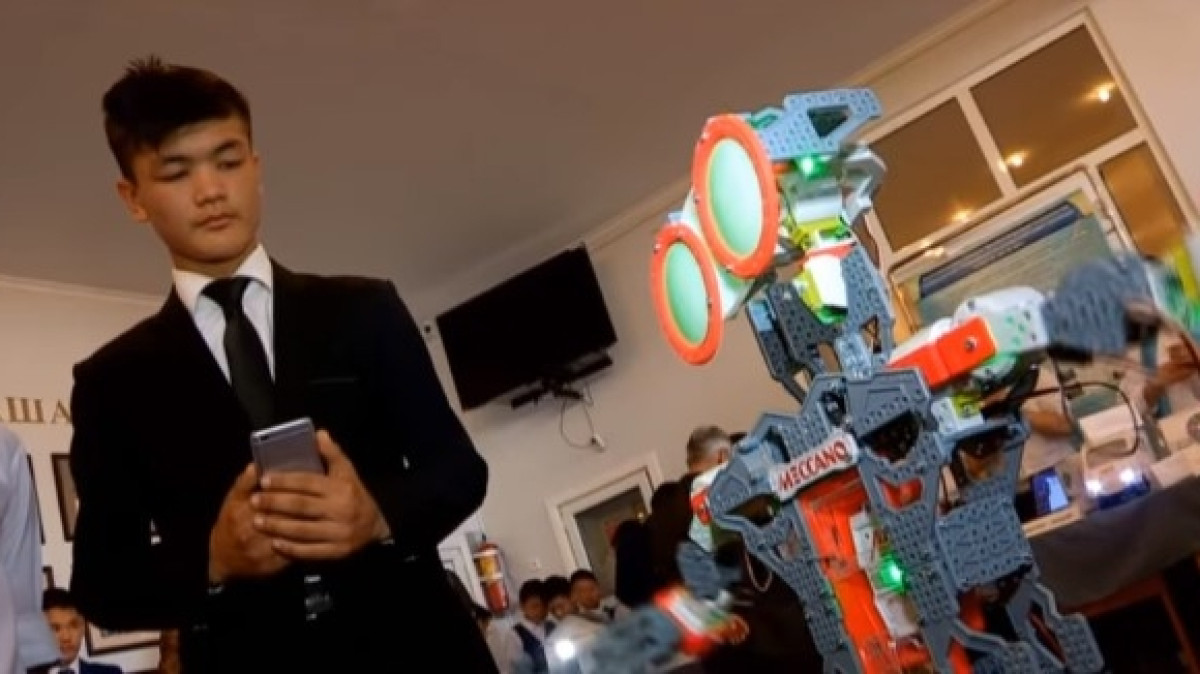 Скриншот из видео 