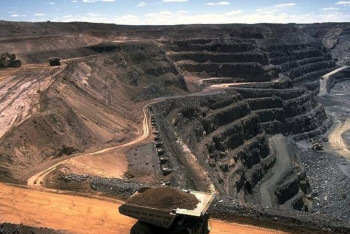 Фотография к новости: Падение тенге привлечет инвестиций в горно-металлургическую отрасль – эксперт