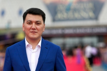 Нашим студентам повезло – Ерлан Карин о проекте "100 новых учебников"