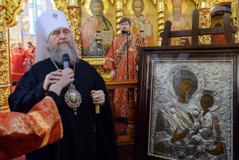 Фотография к новости: Подаренная президентом икона останется во Владимирском храме Алматы