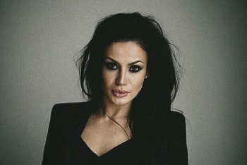 Фотография к новости: Казахстанская Анджелина Джоли остаётся в боксе