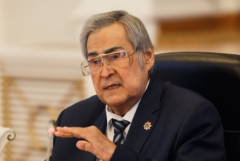 Фотография к новости: Аман Тулеев избран спикером Парламента Кемеровской области РФ 