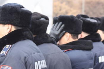 Фотография к новости: "Полицейские" избили мужчину и вымогали у него деньги в Кокшетау