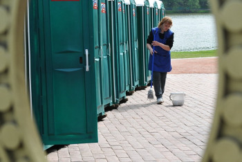 Фотография к новости: Причиной бесплодия в Казахстане могут быть уличные туалеты - эксперт 