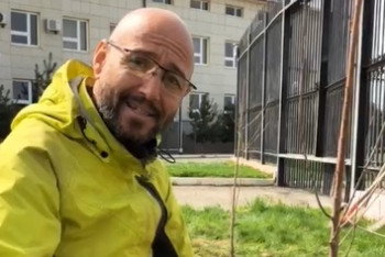 Итальянский путешественник посадил дерево в Таразе