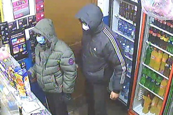 Двое мужчин с игрушечным пистолетом совершили нападение на магазин в ВКО