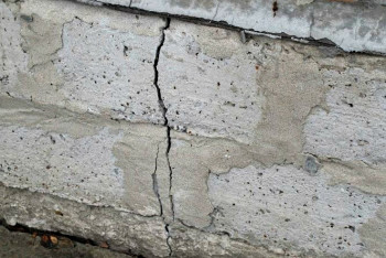 Трещину дал фундамент строящегося учебно-воспитательного комплекса в Кокшетау