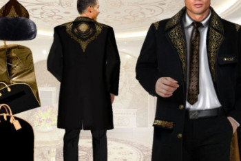 Фотография к новости:  Подаренный Криштиану Роналду казахский чапан создала дизайнер из Актау