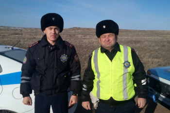 Полсотни людей эвакуировали из горящего автобуса на трассе "Алматы-Екатеринбург"