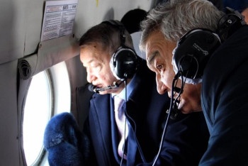 Фотография к новости: Ледовую обстановку на Бухтарме с самолёта оценил аким ВКО