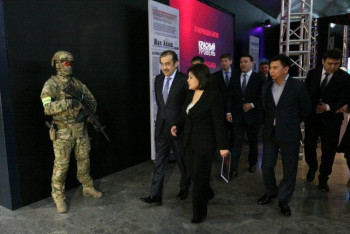 Фотография к новости: Карим Масимов и Даурен Абаев посетили предпоказ телесериала "Красный уровень"