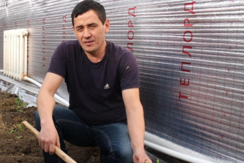 Фотография к новости: Под землёй выращивает овощи житель Костанайской области зимой