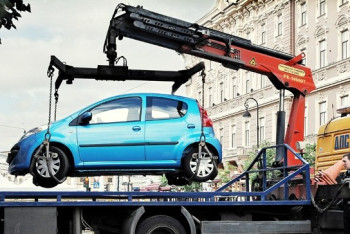 Фотография к новости: Уведомлять через SMS об эвакуации авто предложили алматинцы