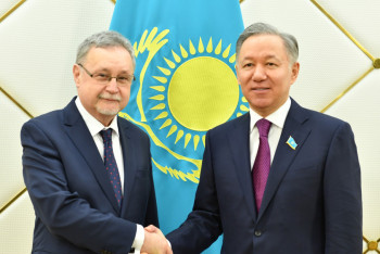 Фотография к новости: Нигматулин обсудил вопросы сотрудничества с послом Польши