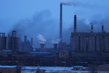 Причину "черного дождя" в Темиртау объяснили экологи 