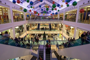 Фотография к новости: Перуашев призвал казахстанцев отказаться от бойкота торгово-развлекательных центров