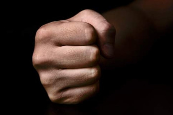 Фотография к новости: В Петропавловске подросток напал на сотрудницу полиции