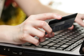 Мошенники выманивали с актюбинцев тысячи долларов через интернет