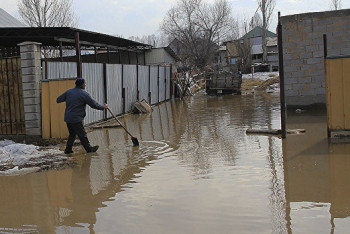 Фотография к новости: Взяться за лопаты призывают спасатели жителей ВКО