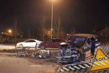 Минивэн перевернулся в Алматы: водитель спасал нетрезвого пешехода