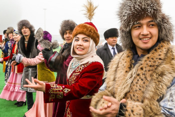 На территории ЭКСПО начались праздничные гуляния