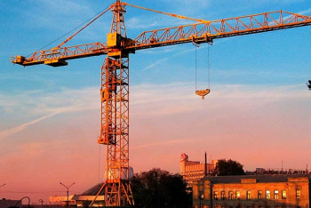 Фотография к новости: На стройплощадке в Астане рухнул башенный кран: скончался рабочий