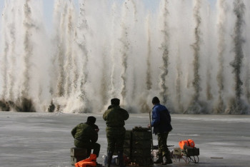 Фотография к новости: На реках ВКО начали взрывать лёд