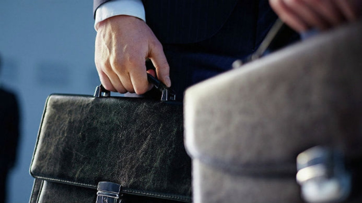 Сколько зарабатывают сотрудники антикоррупционного ведомства, рассказал Шпекбаев   