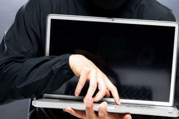 Фотография к новости: За кражу ноутбуков из Назарбаев интеллектуальной школы алматинец осужден на три года 