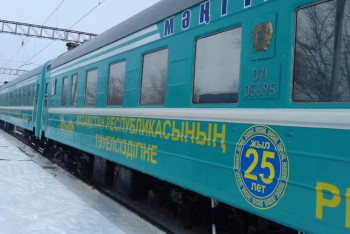 Фотография к новости: Казахстанские проводники приняли роды у гражданки Узбекистана