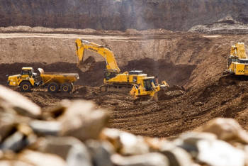 Фотография к новости: Полицейских задержали за покровительство незаконной добыче золота на руднике "Казахалтына"