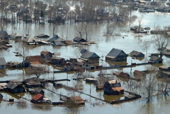 Фотография к новости: Хозяевам разрушенных домов в ВКО начали оформлять новое жильё