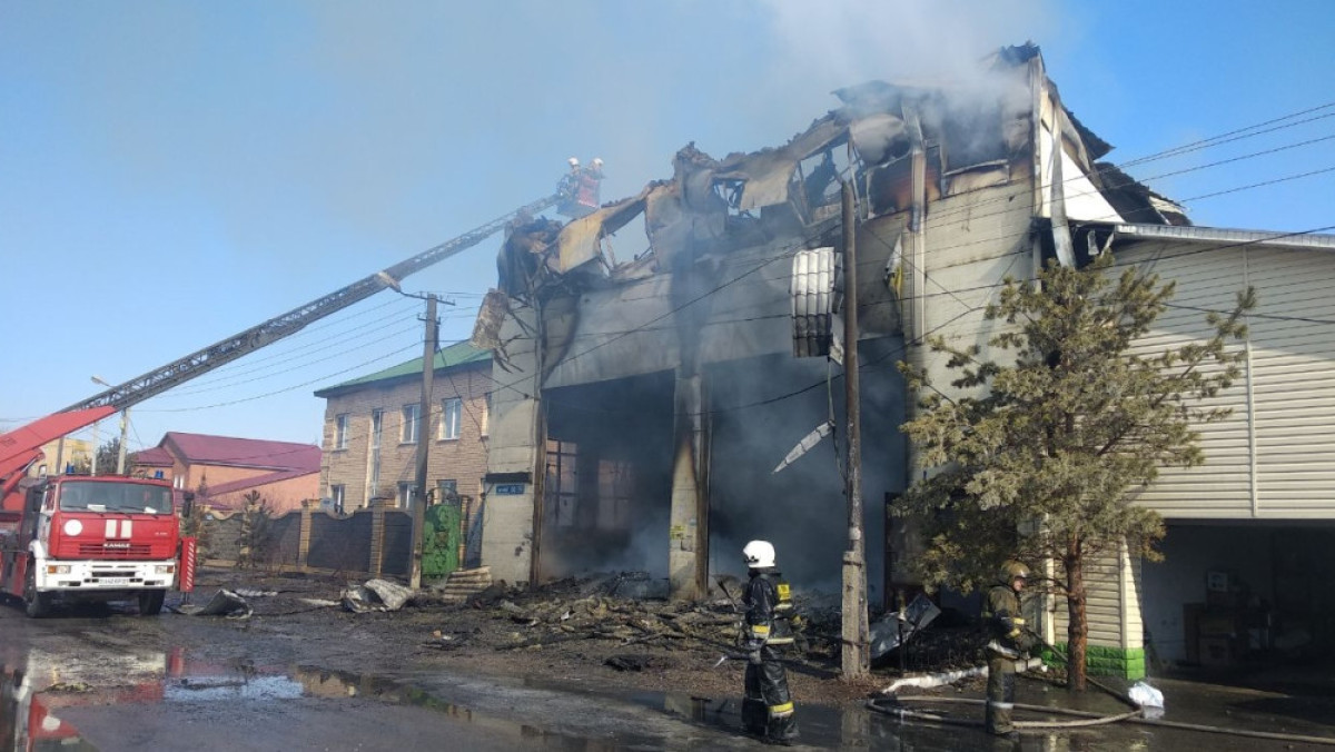 Пожар в столичном коттедже: погибли женщина и ребенок  